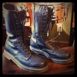 Nearly new 14 eyelet side zip Doc Martens