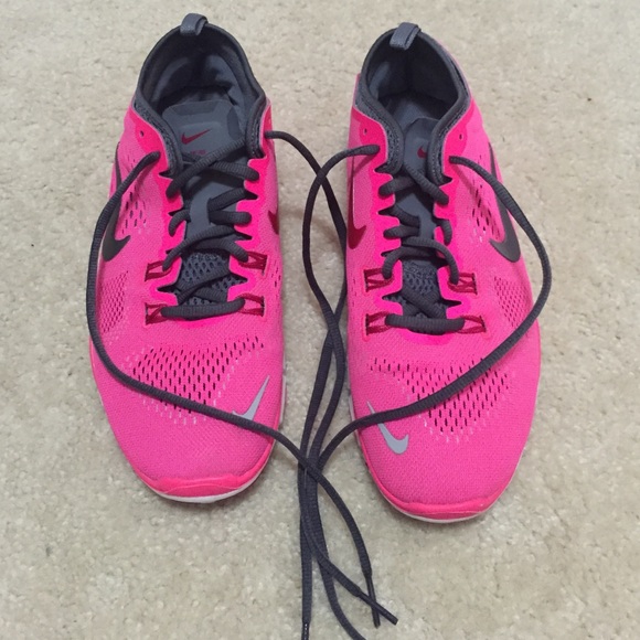 Pink nike 5.0