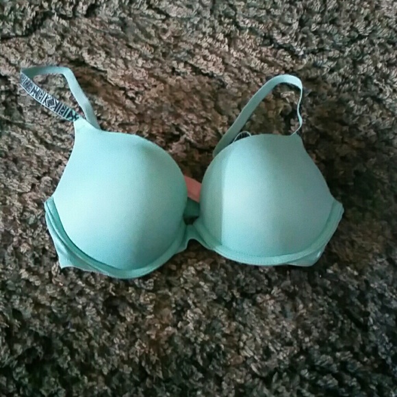 VS Pink bra
