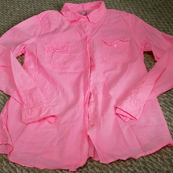 Old navy hot pink button up, size med, super cute!