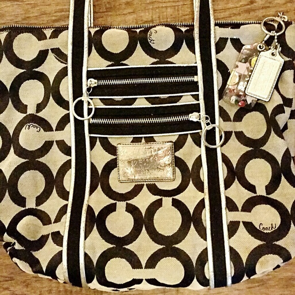 %100 authentic Coach bag/with makeup bundle