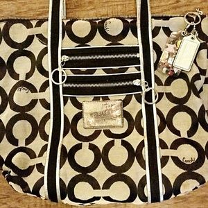 %100 authentic Coach bag/with makeup bundle