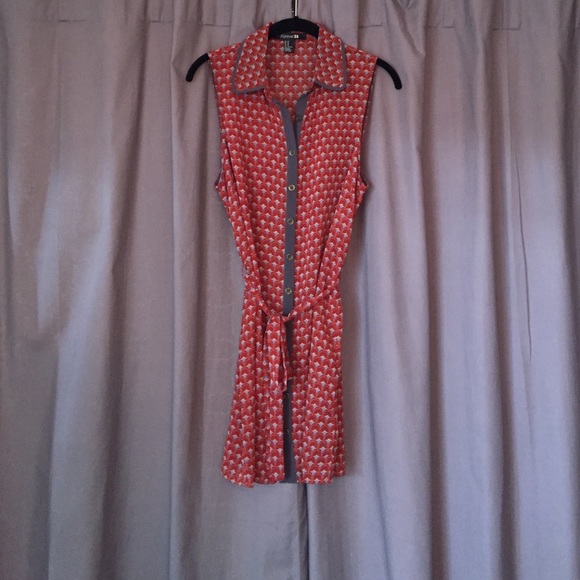 Cute, thin dress comfy to throw on with leggings.