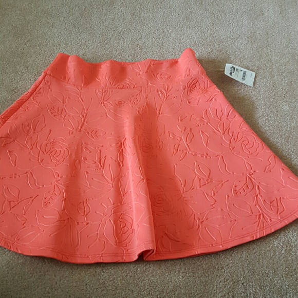Charlotte Russe skater skirt. Size M. NWT