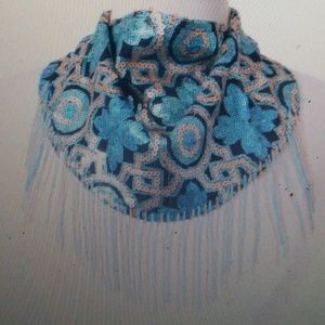 Tassel scarf