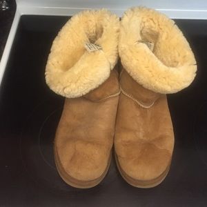 Camel UGGS size 9, hottest price!