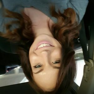 Meet your Posher, Crystal