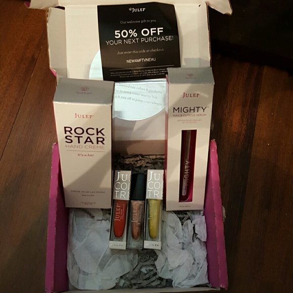 *sold on merc*Julep Maven Nail polish box