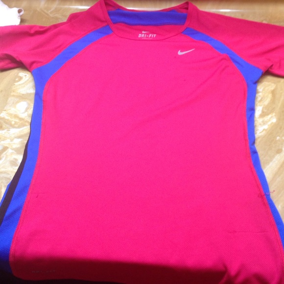 Nike Dri-fit workout tee - Picture 4 of 4