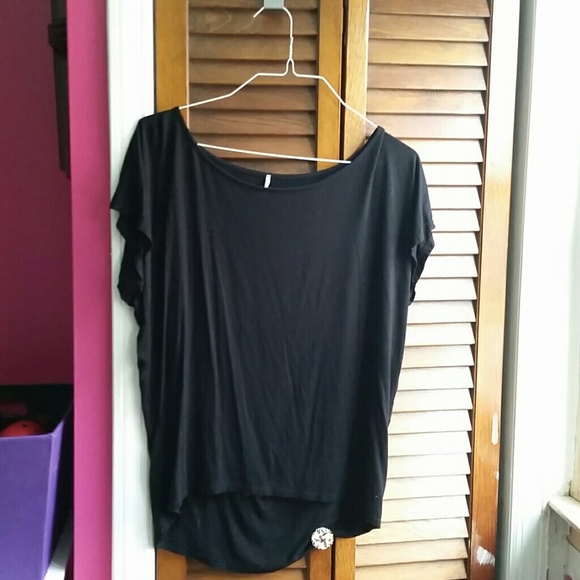 Black Cross Cut-Out Back Top - Picture 2 of 3