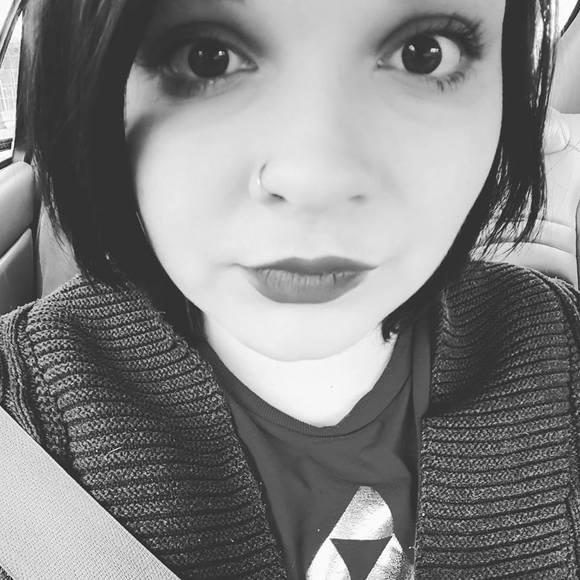 Meet your Posher, Rae - Picture 1 of 1