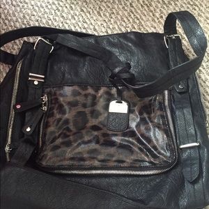 Jessica Simpson pocketbook