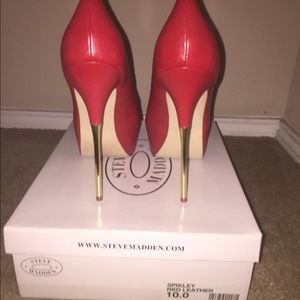 Steve Madden pumps