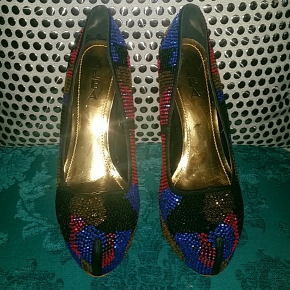 Shoes - Picture 2 of 4