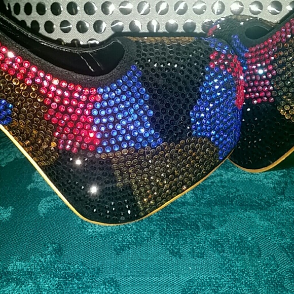 Shoes - Picture 4 of 4