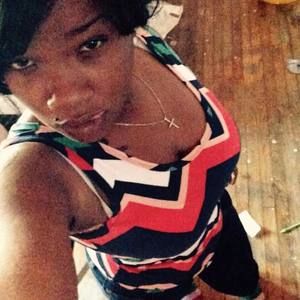 Meet your Posher, Dominique