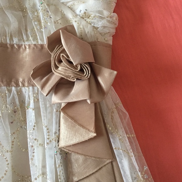 Little girls Gold sparkly party dress. - Picture 3 of 3