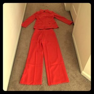 Size 4 Brand New 2 Piece Pantsuit