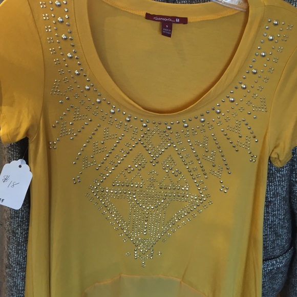 Top - Picture 2 of 3