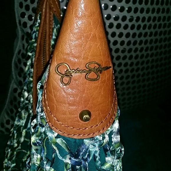 Very cute teal/lime purse - Picture 2 of 4