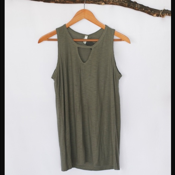 Gray/Green Tank - Picture 2 of 4