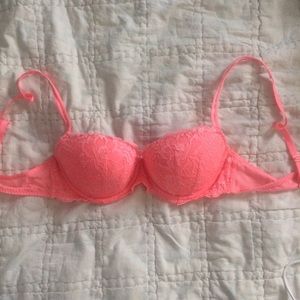 Victoria Secret push up demi bra (NO TRADES)