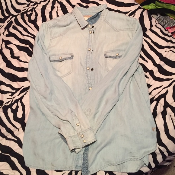 American Eagle button up jean shirt