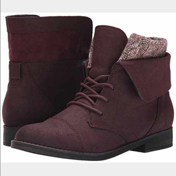 Steve Madden Shoes - Steve Madden burgundy sweater bootie