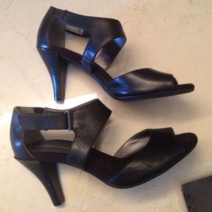 Comfortable Black heels