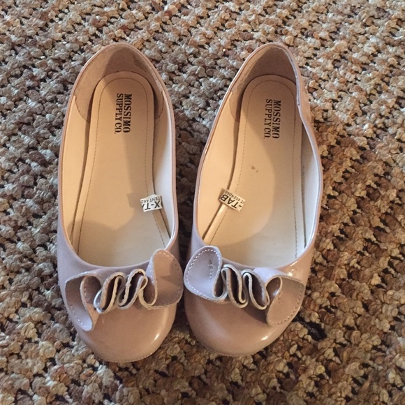Nude flats. - Picture 1 of 2