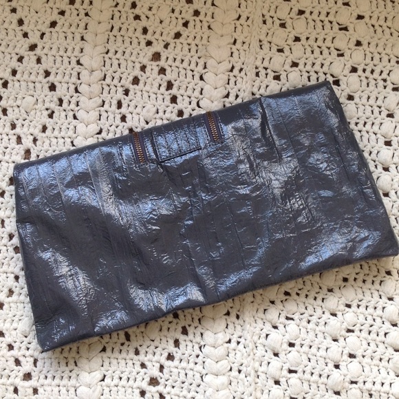 Clutches_&_Wristlets