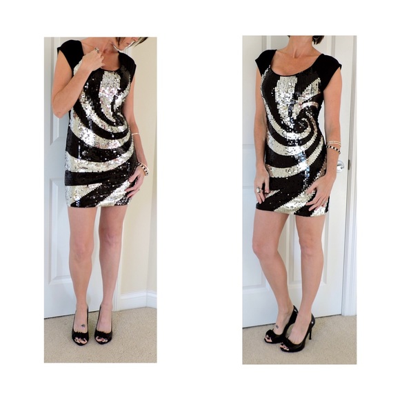 festive dress S M L - Picture 2 of 4