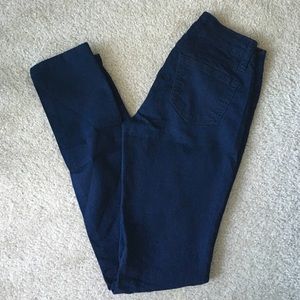 Foreign exchange pants