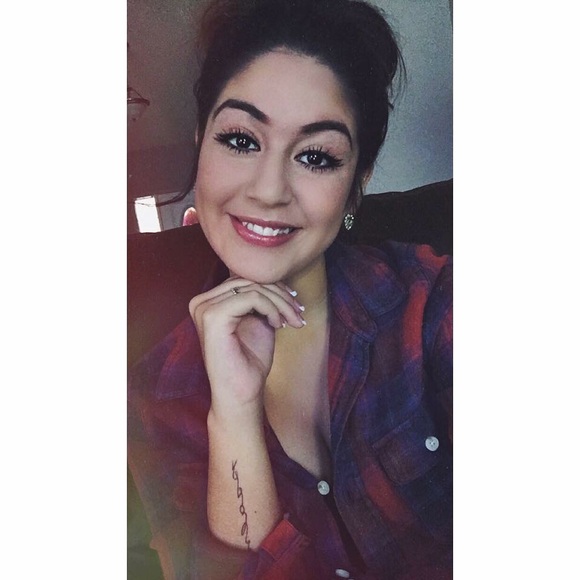 Meet your Posher, Bianca - Picture 1 of 1