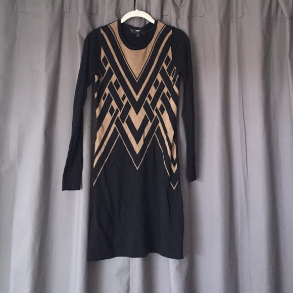 Sweater dress, fitted, long sleeve.