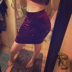 Velveteen mini body con skirt