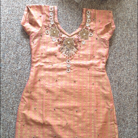 New Bollywood salwar suit (bust "38")
