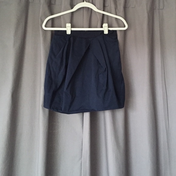 Pleated, bubble skirt.