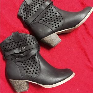 Boots ⚡️FLASH SALE⚡️