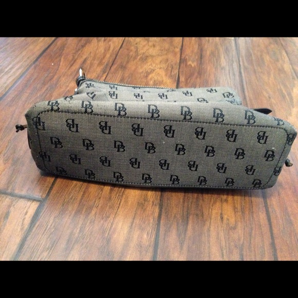 Dooney&Bourke bag! - Picture 2 of 3