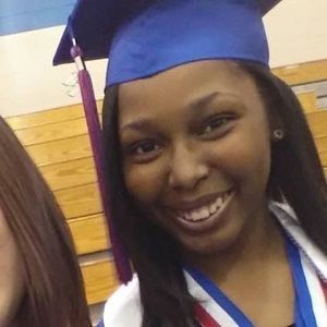 Meet your Posher, Mercedes