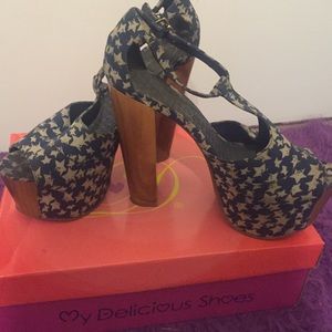 Jessica Simpson Peer Toe Heels