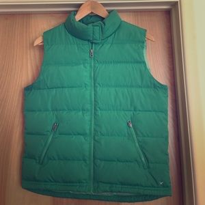 American Eagle green puffer vest