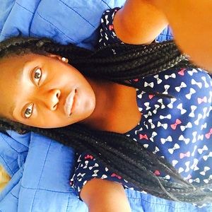 Meet your Posher, Lola