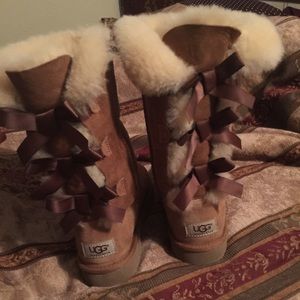 Authentic Bailey bow uggs