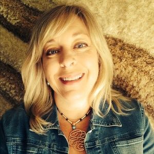 Meet your Posher, Lynda