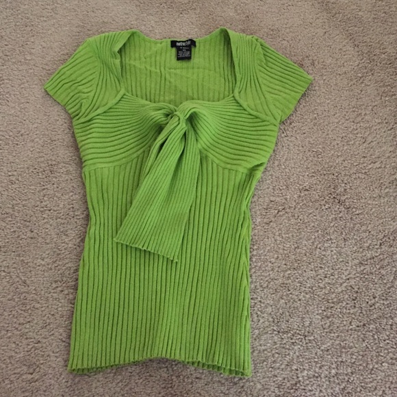 Short sleeve citron green XS twist tie sweater