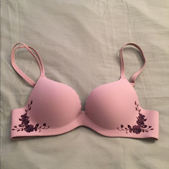 Victoria's Secret Embrace Bra 32A