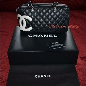 100% authentic Chanel Cambon bowler Black Qilted