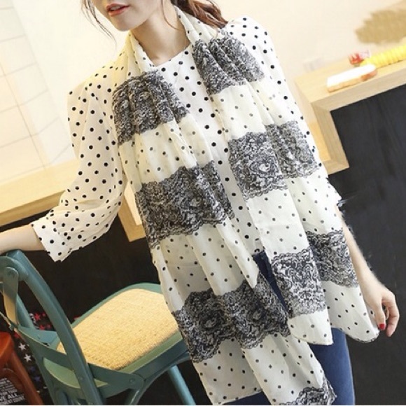Boutique Accessories - 🎉MUST GO🎉 Black and White Fashion Scarf